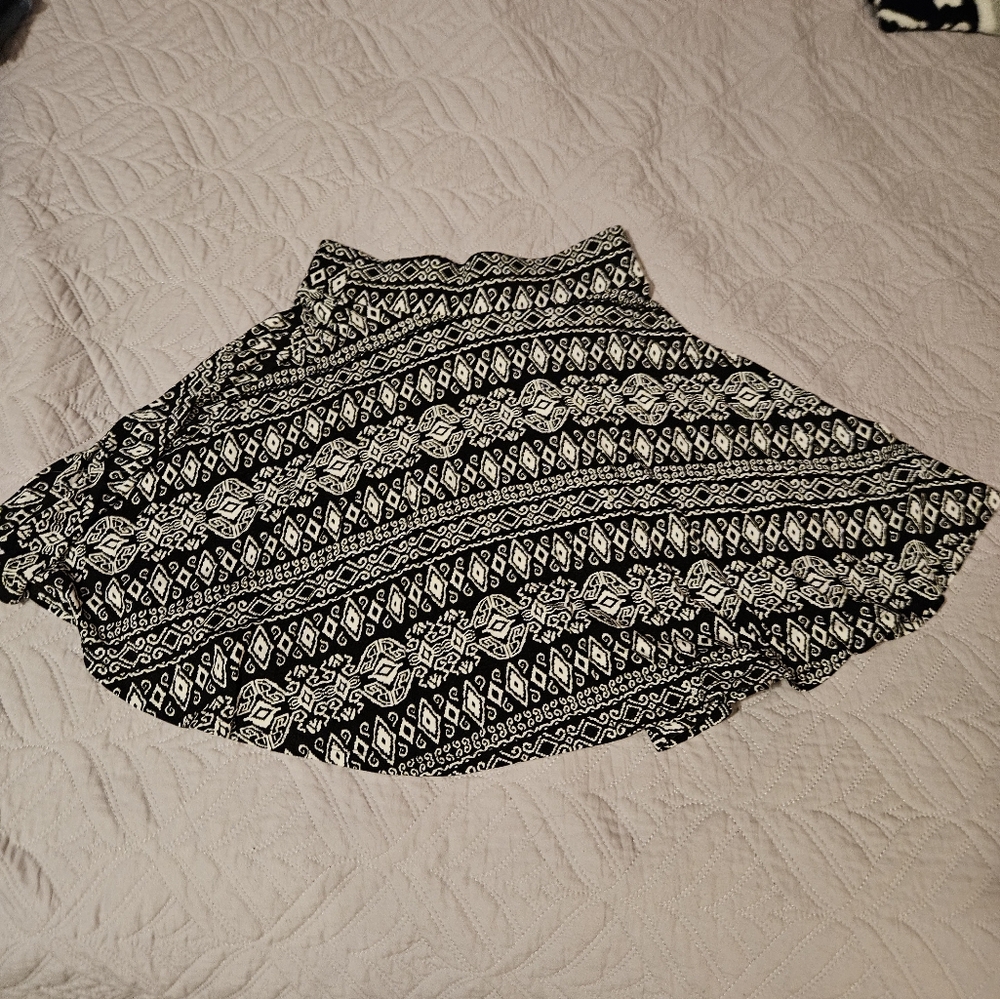 Decree Black and White High-Low Skater Midi Skirt